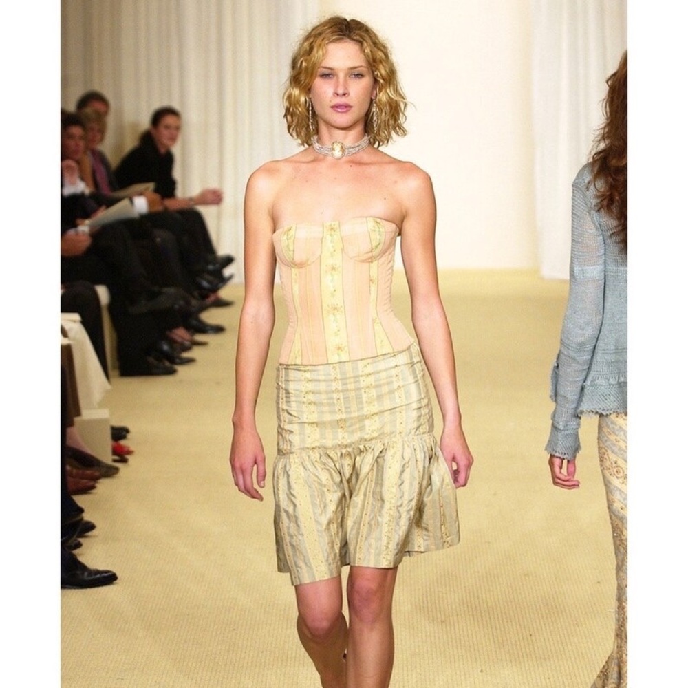 *Can’t ship until mid Jan. Ralph Lauren Spring 2003 purple label bustier, size 2